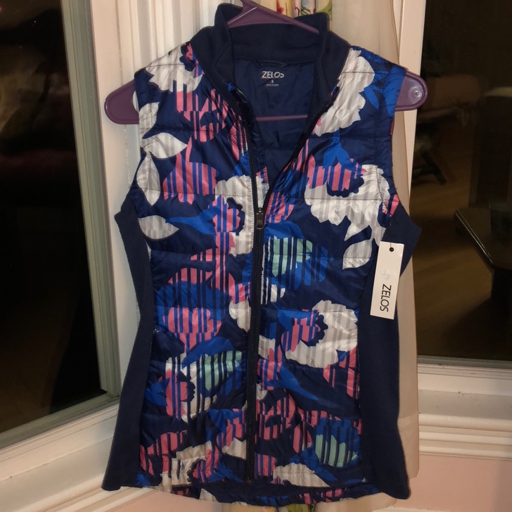 NWT Zelos Lightweight Vest Size Small -floral